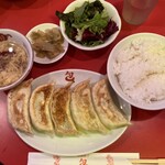 本格餃子 包 - 