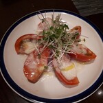 バルひげ - 冷やしトマト新玉葱ドレッシング４５０円