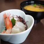 お刺身・味噌汁