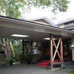 うなぎ湯の宿 旬樹庵 琢ひで - 玄関