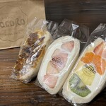 お菓子工房 COCORO - バナナキャラメルナッツ、桃、フルーツミックス各600円