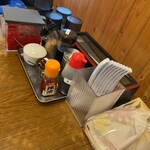 らーめん 陽八 - 卓上