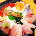 魚菜屋 - 本日の10種の海鮮丼