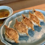 手作り餃子の店 吉春 - 