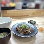 Warai No Ebisu - ◆牛香味御膳（1,320円：税込：カード可）・・日本料理店にいらしただけあり、盛り付けがキレイで美味しそう。 ご飯は少なくしていただきました。お茶碗が大きい。(≧◇≦)