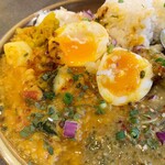 Curry&Spice HANAKO - トロトロ半熟卵もうまし〜！