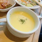 Arama Kicchin - ドリアのセットはお味噌汁じゃなくてコーンスープでした。お味噌汁もどうぞ。てな感じでした。