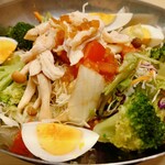 ガスト - 蒸し鶏とキノコのサラダ(L)