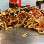 Okonomiyaki Kyabetsu - 断面です。（2023.6 byジプシーくん）