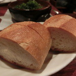 池袋ワイン倶楽部 - ｱﾋｰｼﾞｮの付け合わせに最適なバケット200円