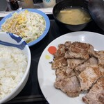 Matsuya - 肉厚豚焼肉定食3枚盛 ご飯特盛(無料) ¥800(税込)