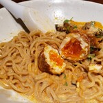 セキレイ - 素揚げした味玉の黄身はネットリで( ﾟДﾟ)ｳﾏｰ