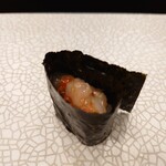 おたる政寿司 - ぼたん海老の頭の部分