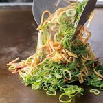 Salt fried noodles with green onions