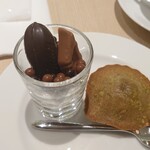 ジャン ポール エヴァン - チョコもふたつとピスタチオのマドレーヌ