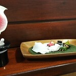 キッチン ブルー グローブ - むーみんの置物、ガチャポンらしい