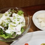 キッチン ブルー グローブ - サラダ、お新香のアップ