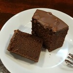 キッチン ブルー グローブ - 周りにチョコレートがコーティングされています