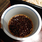 柏一茶庵 - こちらも一口食べたあと七味をかけた