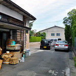 Iroha Shokudou - 店の裏手の駐車場