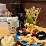 Sushi Izakaya Daidokoya - げそ天　649円
                        台所家のガリ　55円