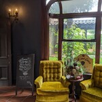 イレブンシス ティールームス - カフェとガーデンショップの間の空間