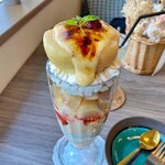 カフェカモット - 桃のパフェ ドリンクセット¥1,500､単品¥1,300
