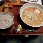 Sake To Sakana To Anata To Watashi - しらすご飯と貝だしラーメン。