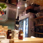 いしもん - 店内　カウンター席(’13.09月にて)