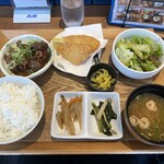 餃子と煮込み 魚屋鮨しん - 