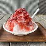 おやつ マルシェ - 館山産いちご たっぷり かき氷　９５０円　(2023/08)