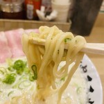 竹内ススル - 鶏そば　麺