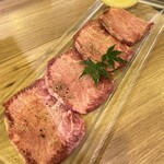 宮崎肉問屋 焼肉 宮べこ - 