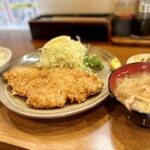 とんかつ・フライ専門店　蔵司 - ななめから