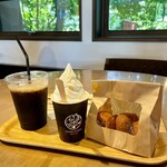 NAYA cafe - 牛乳ソフトクリーム（420円）とアイスコーヒー（400円）とポテッコ（350円）