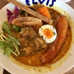 スープカレー&ダイニング エルビス - ソーセージ、豚角煮、煮込みチキン