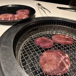 焼肉 六区 - 