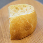 セリュー - ランチコース 9680円 のパン