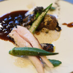 セリュー - ランチコース 9680円 の秋田 比内地鶏 ソースモリーユ