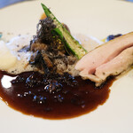 セリュー - ランチコース 9680円 の秋田 比内地鶏 ソースモリーユ