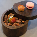 セリュー - ランチコース 9680円 の小菓子