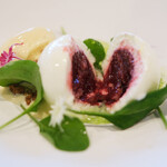 セリュー - ランチコース 9680円 のフリュイルージュ ルッコラ フロマージュブラン