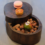 セリュー - ランチコース 9680円 の小菓子