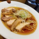 きたかた食堂 - 冷やし。チャーシューと麺とスープの温度は恵比寿の綾川の圧勝。（個人の感想なので参考程度に）