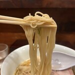 中華そば しば田 - 麺リフト