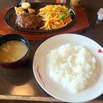 肉の万世 - ランチハンバーグとナポリタン