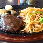 肉の万世 - ハンバーグ&ナポリタン