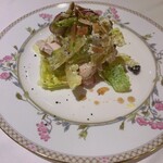 La TRILOGIE - 前菜(鶏肉のポシェとゴルゴンゾーラのサラダ)