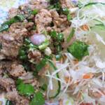 ラーブ（しゃも肉の方）