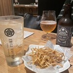 EBISU FRY BAR - 角ハイ、蕎麦ビール、お通しの蕎麦フライ